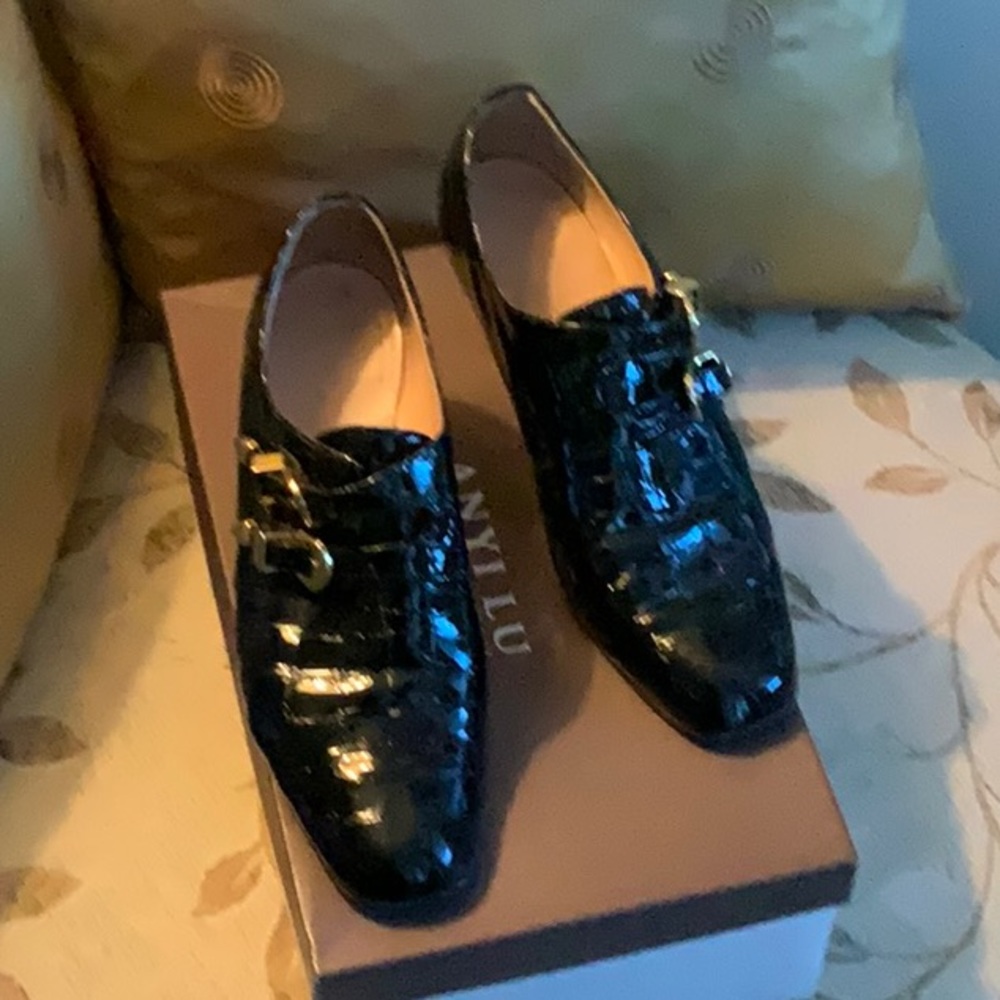 Woman’s pumps
